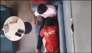 Quay lén bồ mút mút cho em gái nơi công cộng